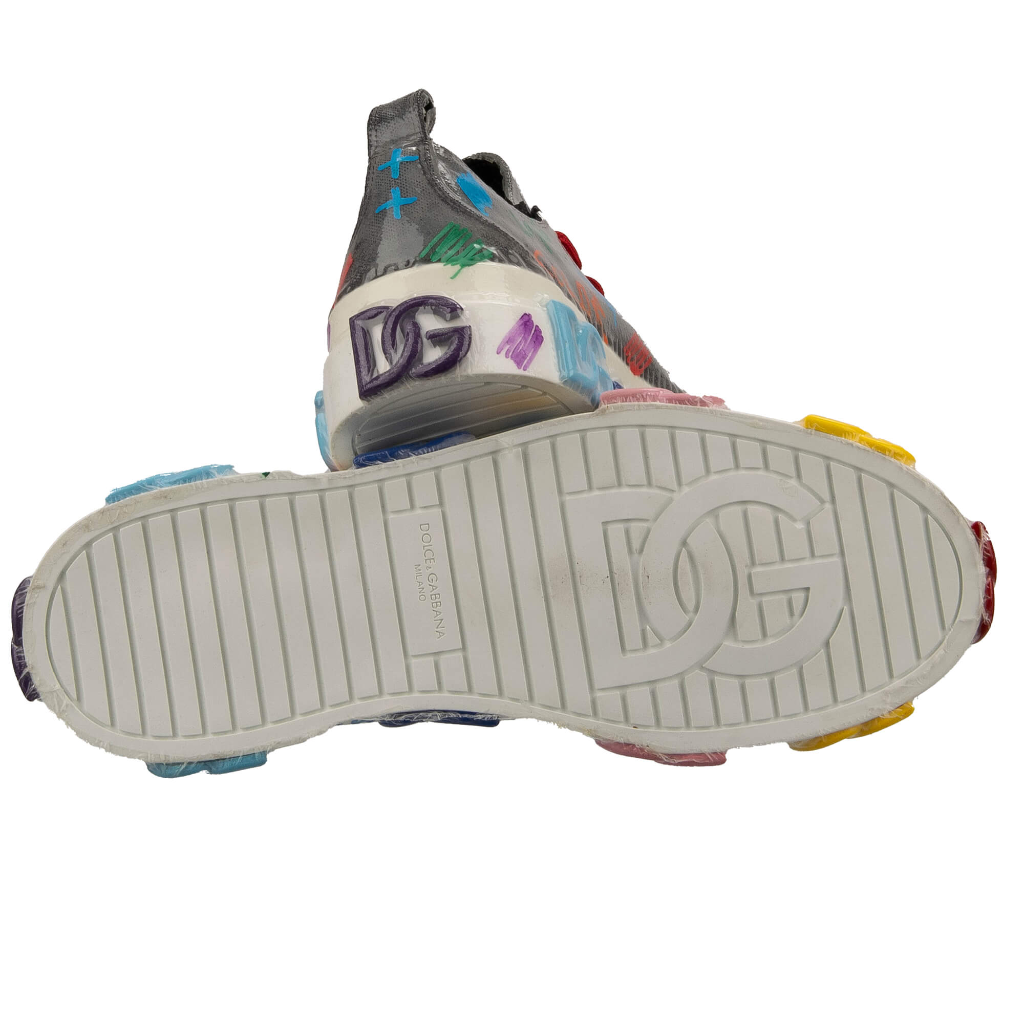 Graffiti Herren Low Top Stoff und Leder Sneaker PORTOFINO mit DG Gold Logo und Plastik Folie Design in Grau und Weiß von DOLCE & GABBANA