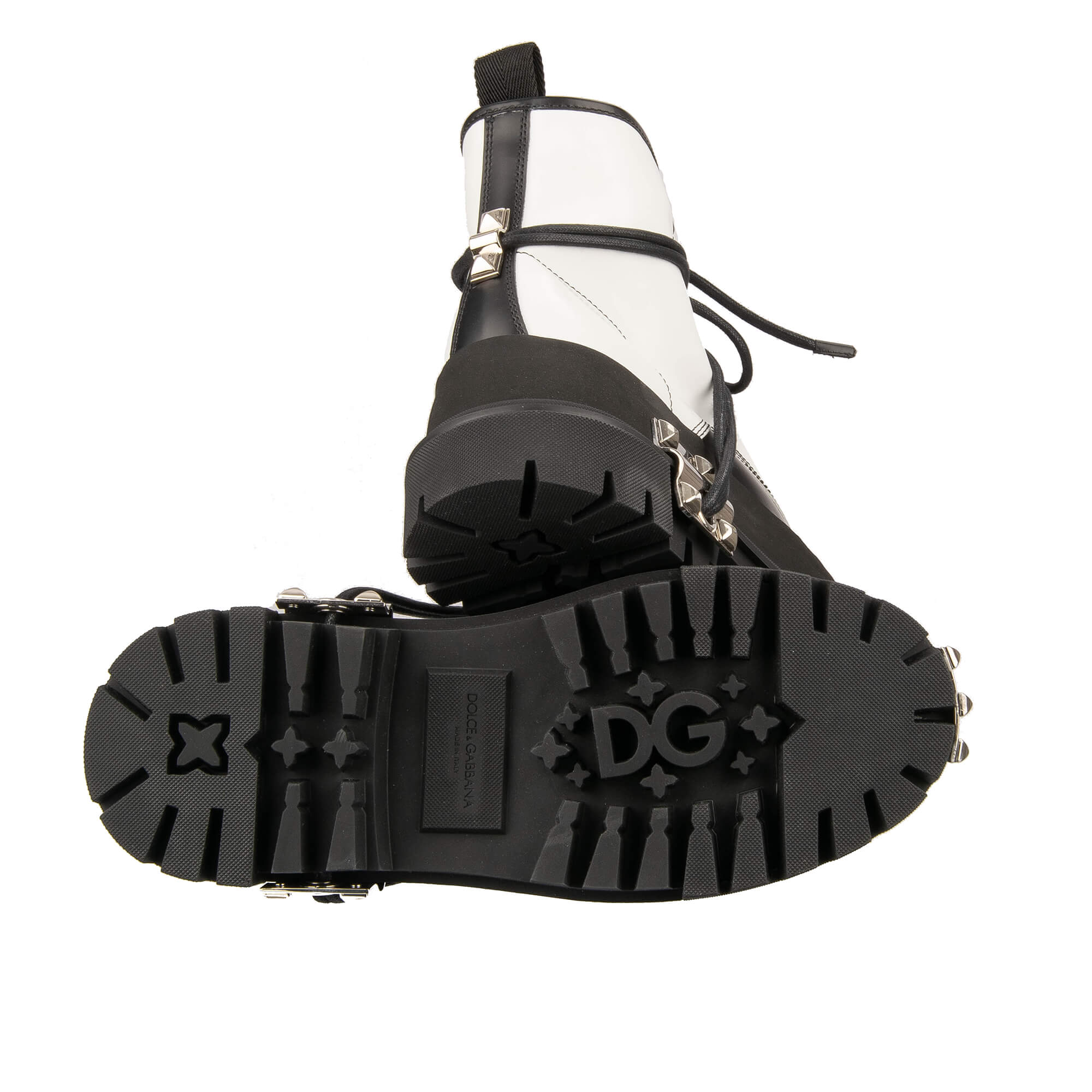 Leder Plateau Hi Trek Combat / Biker Stiefel mit Applikationen us Metall und großem DG Logo in Schwarz und Weiß von DOLCE & GABBANA