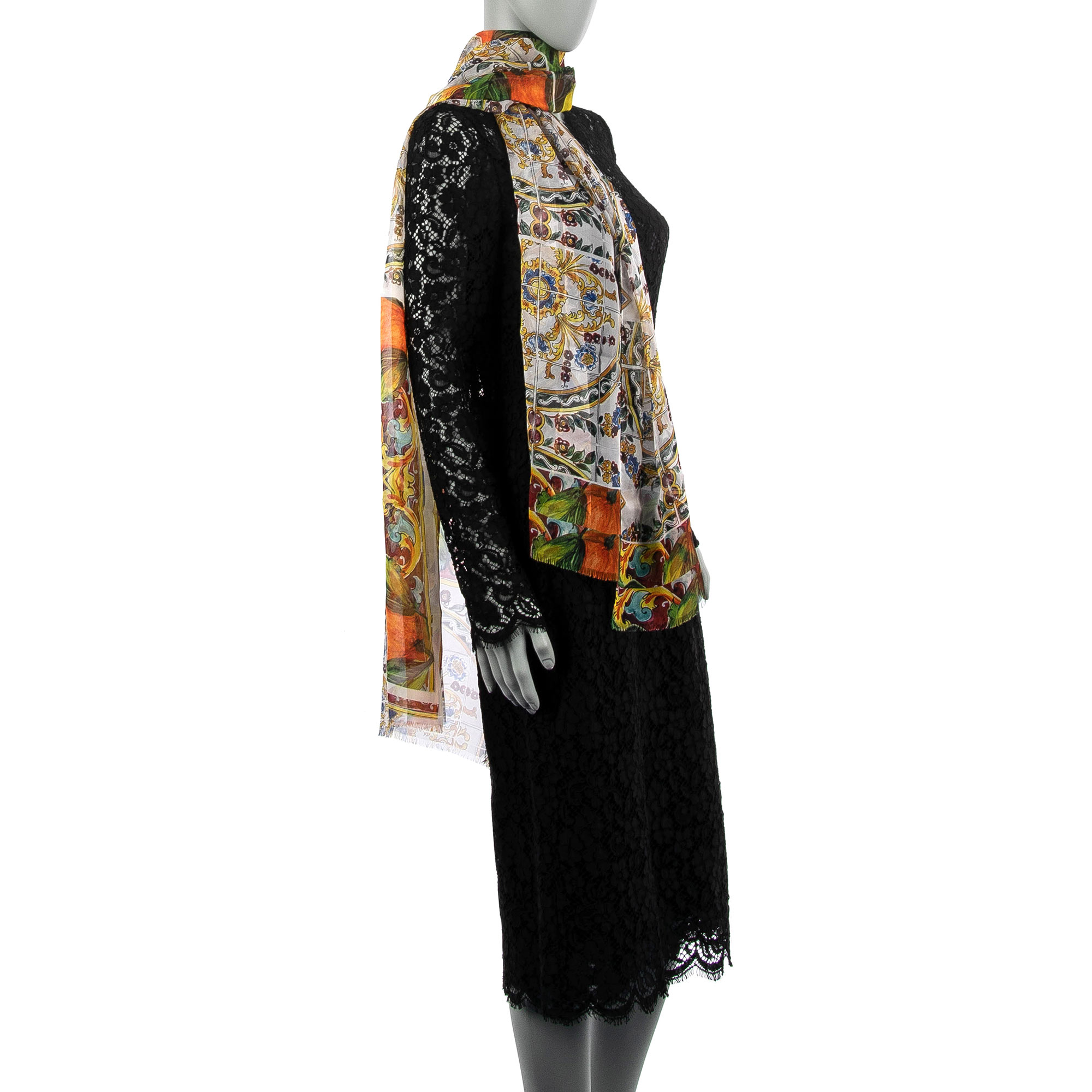 Majolika, Orangen und Zitronen bedrucktes Foulard / Schal aus Seide mit Fransen von DOLCE & GABBANA Black Label