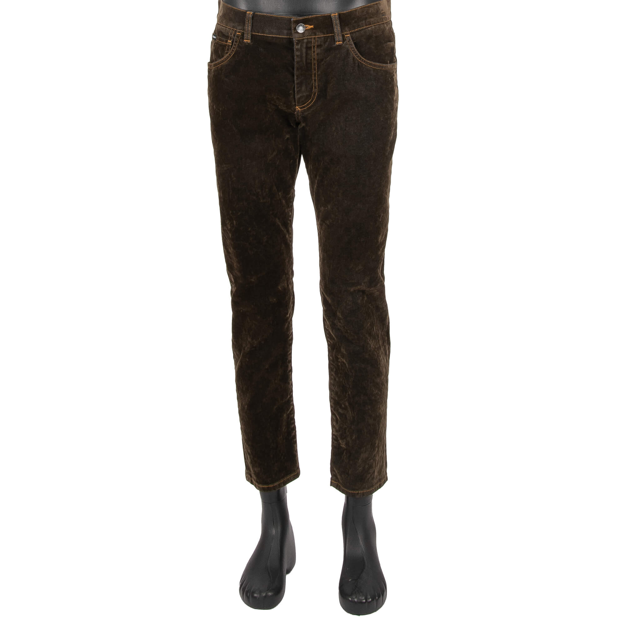Schmal geschnittene 5-Pockets Jeans SLIM mit Samt Jeans Stoff und Metall Logo Schild in braun von DOLCE & GABBANA 
