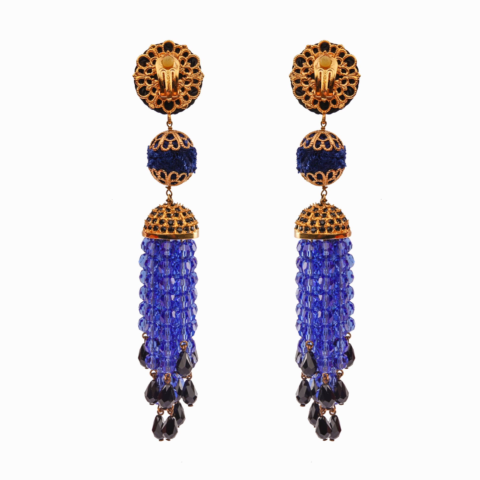 Chandelier Clip Ohrringe verziert mit Raffia, filigranen Elementen und Kristallen in blau, schwarz und gold von DOLCE & GABBANA 