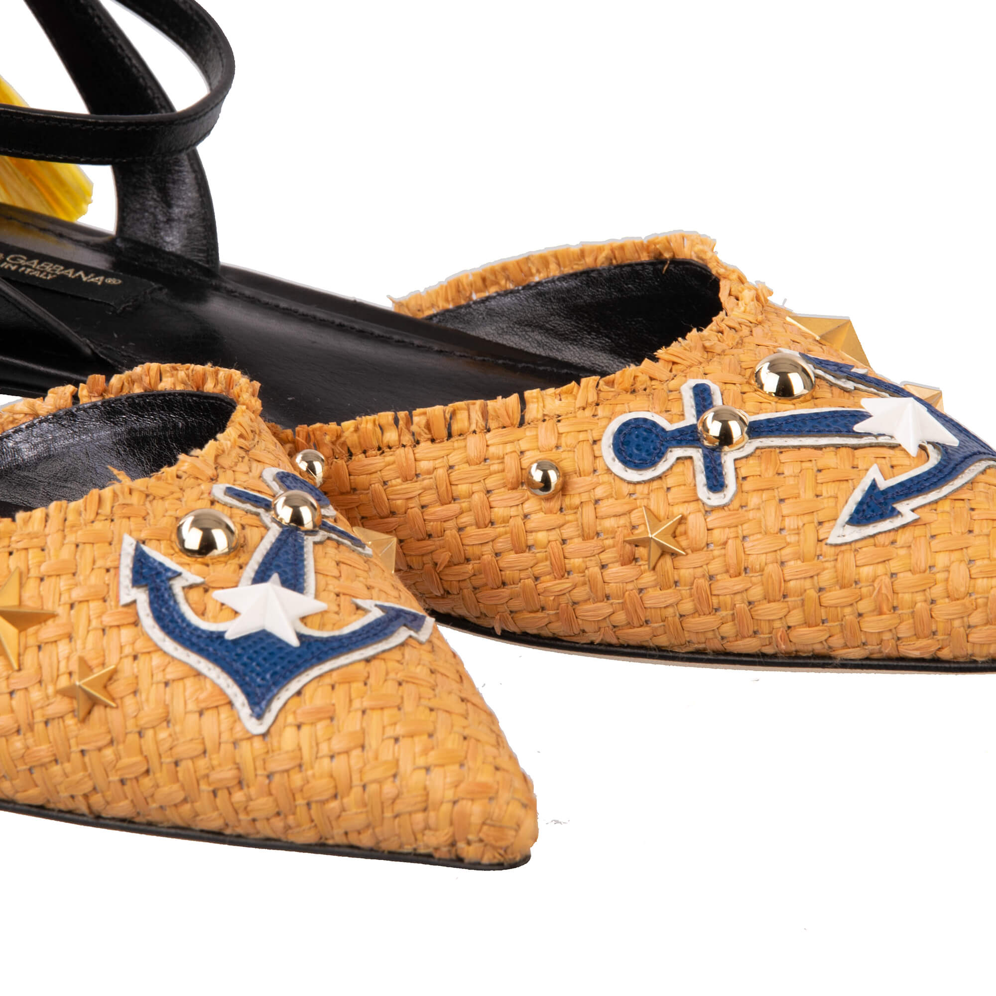Flache Slingback Schuhe BELLUCCI aus Leder und Bast mit Nieten, Pom-Poms und Anker Applikation von DOLCE & GABBANA