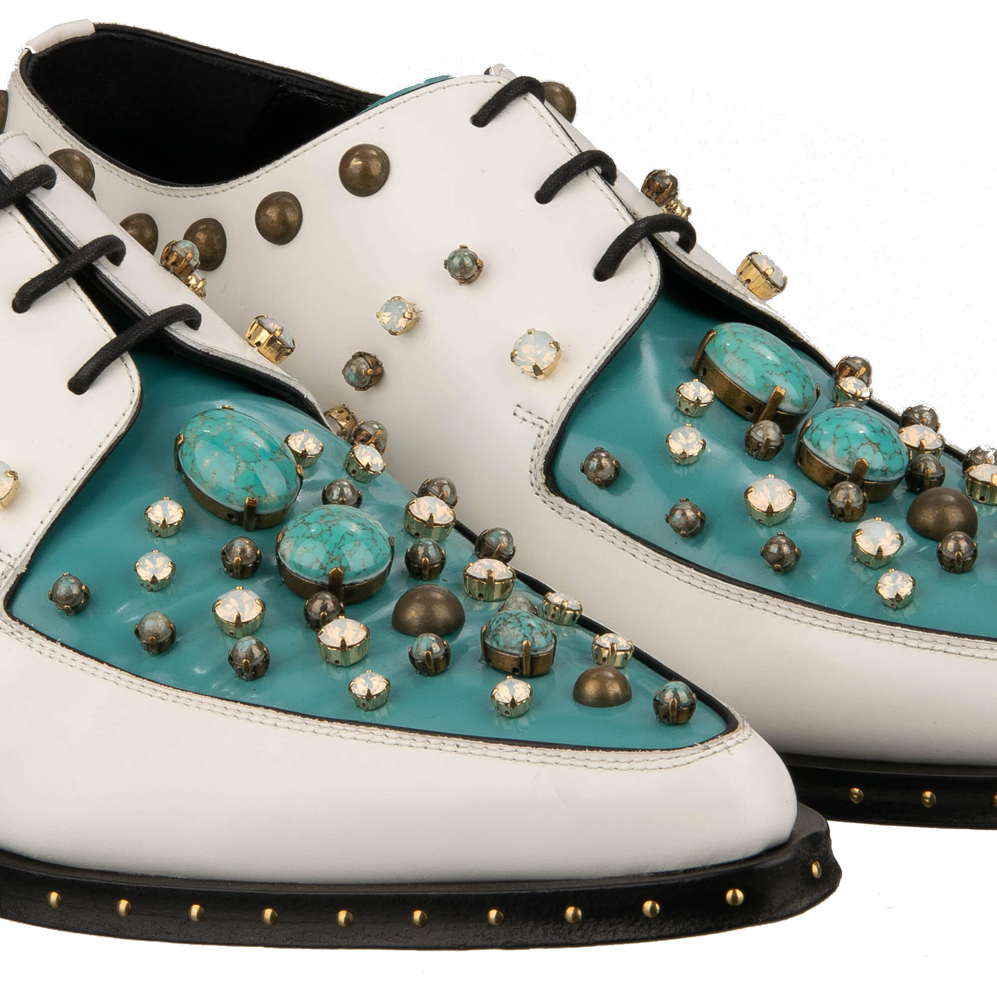 Derby Schuhe MILLENNIALS aus Leder mit Kristallen, Nieten und Steinen und Absatz mit DG Logo in Weiß und Azur von DOLCE & GABBANA