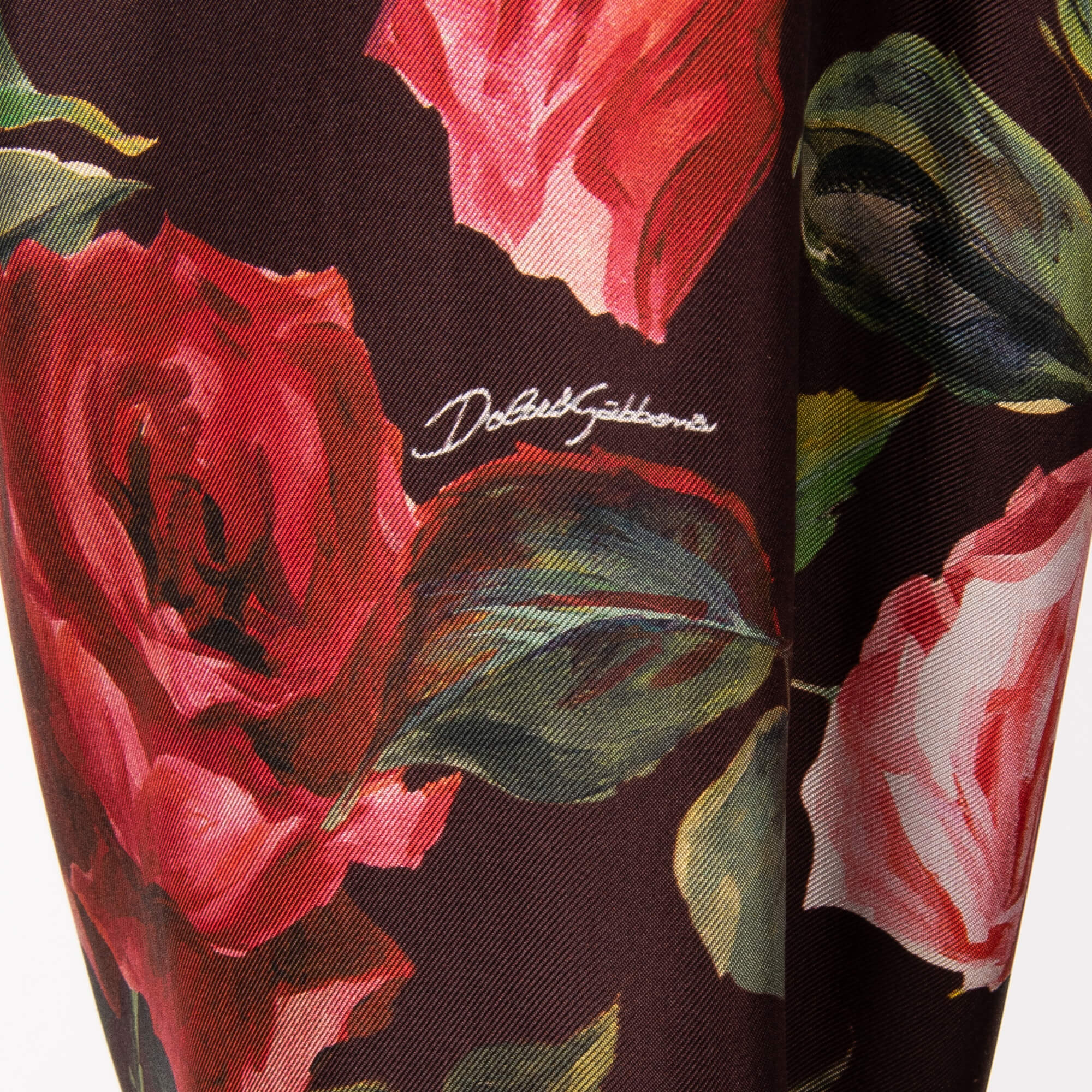 Silk Coat / Robe with roses print and large shawl collar in red, green and bordeaux by DOLCE & GABBANA