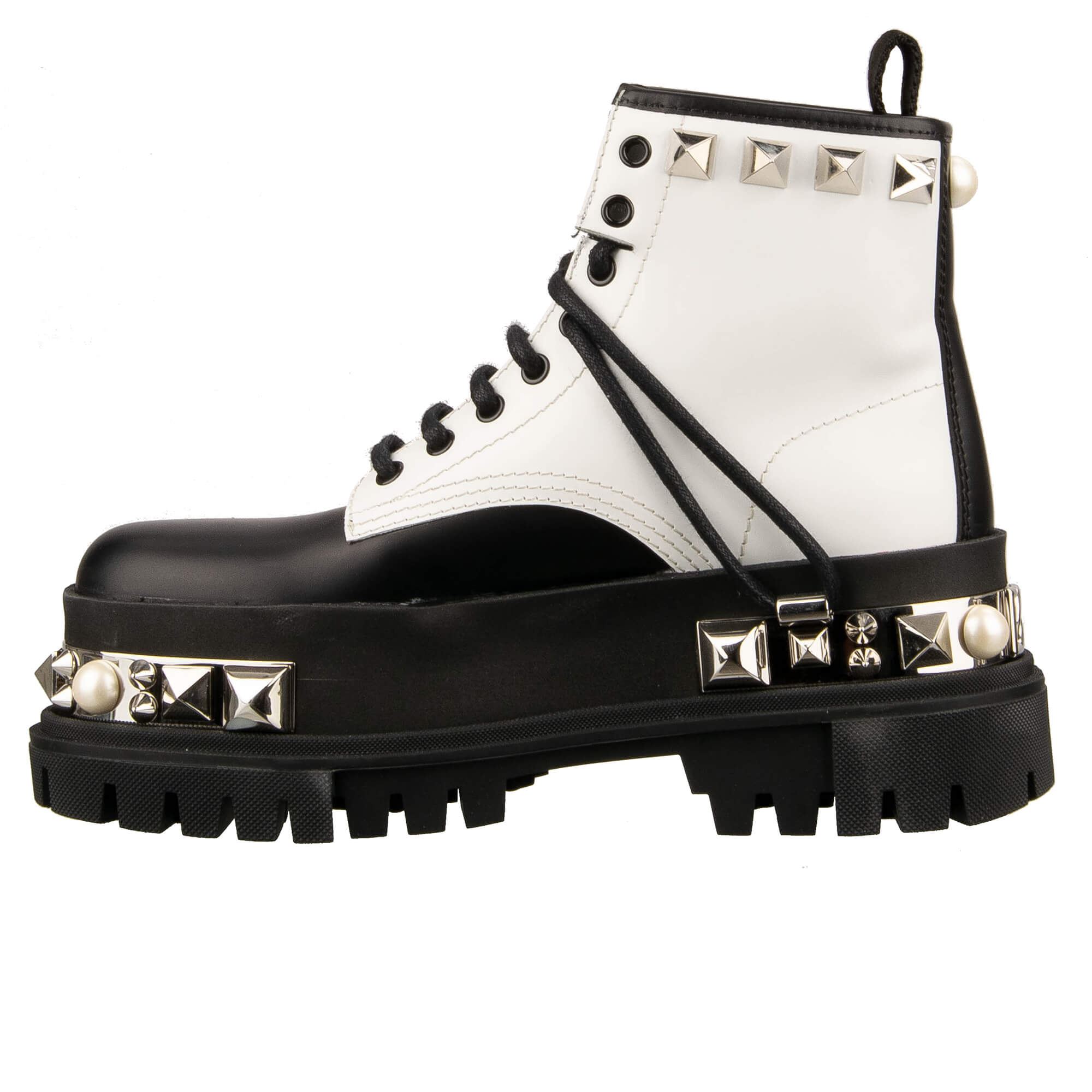 Leder Plateau Combat / Biker Stiefel mit Nieten, Perlen und DG Metall Logo in Schwarz und Weiß von DOLCE & GABBANA
