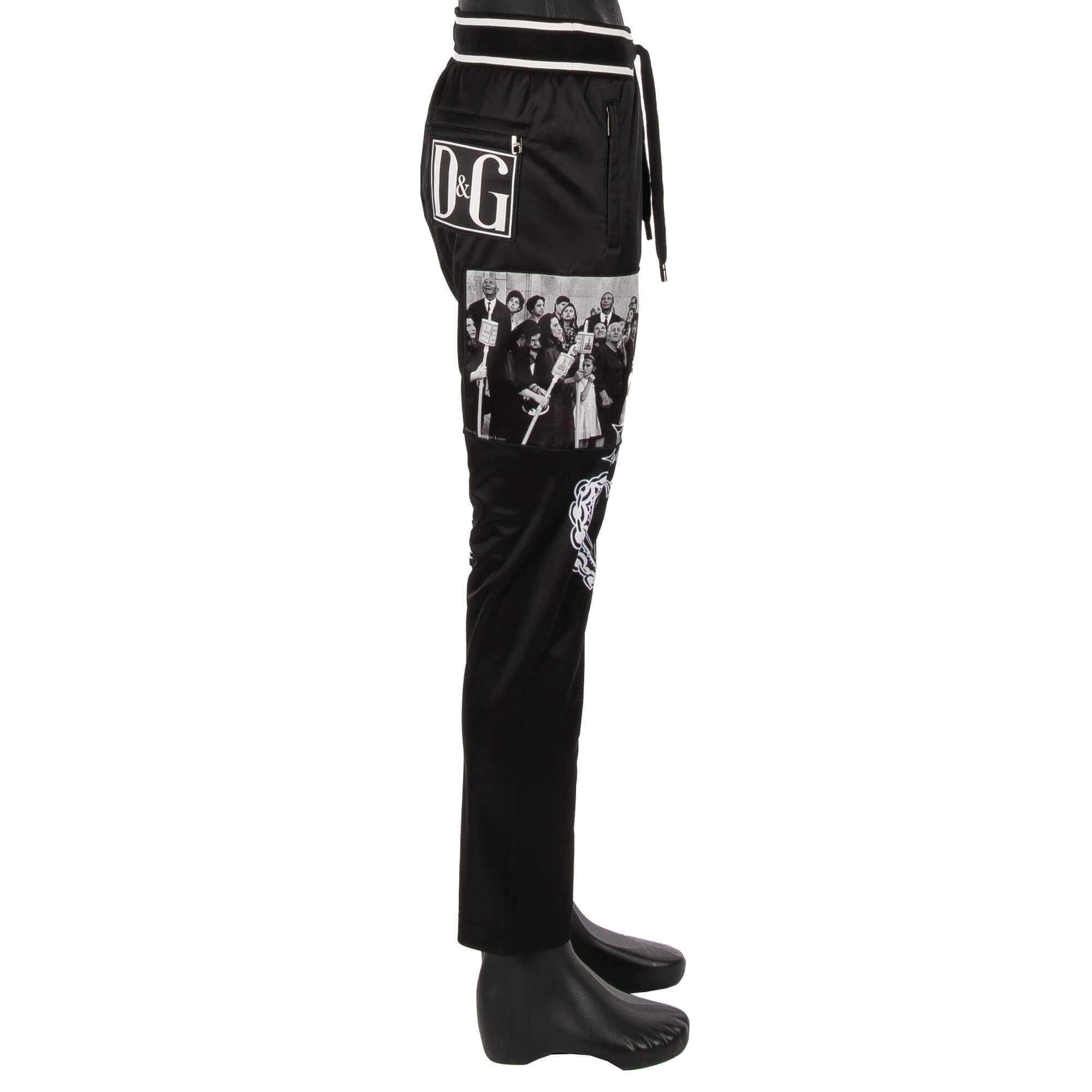Jogger Hose mit Logo Sticker, Fotografie, Sacred Heart und DNA Evolution Prints, Taschen mit Reißverschluss und elastischer Taille von DOLCE & GABBANA 