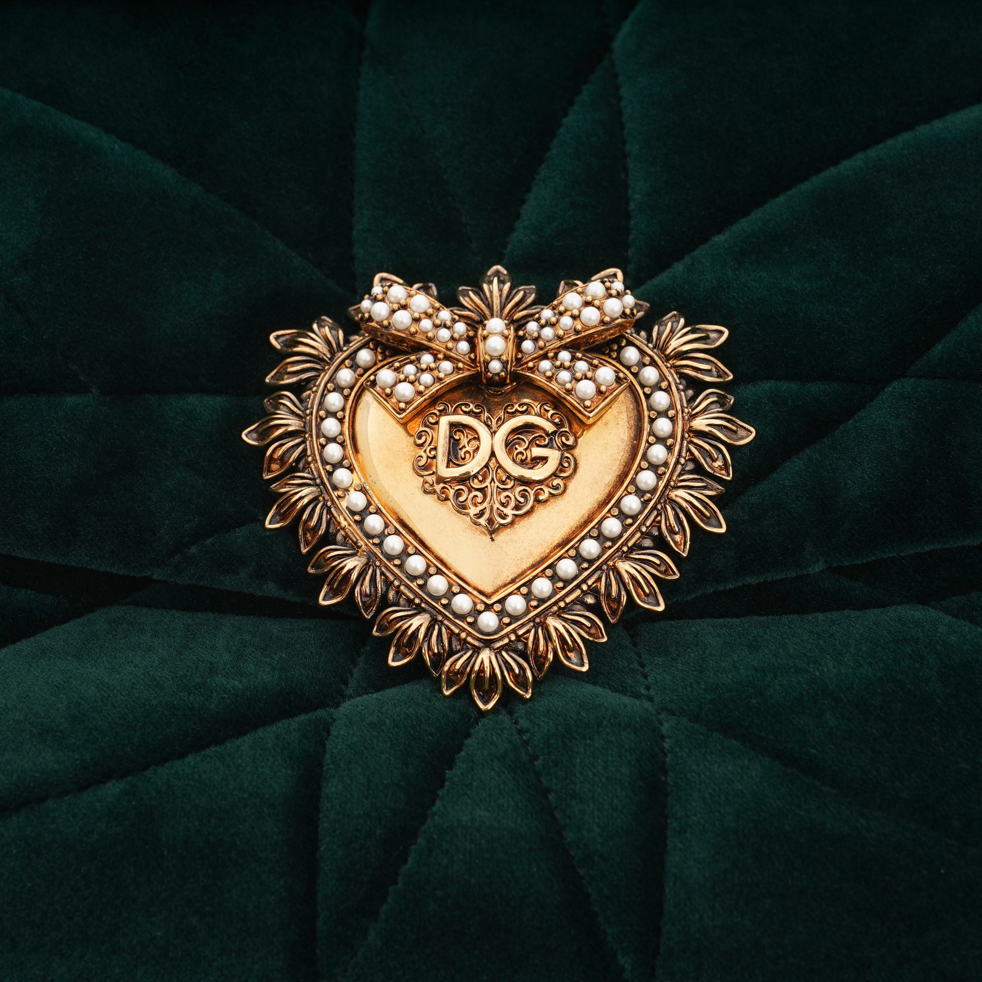 Velvet Crossbody Bag / Shoulder Bag DEVOTION with pearl heart buckle with DG Logo and structured metal chain strap by DOLCE & GABBANA