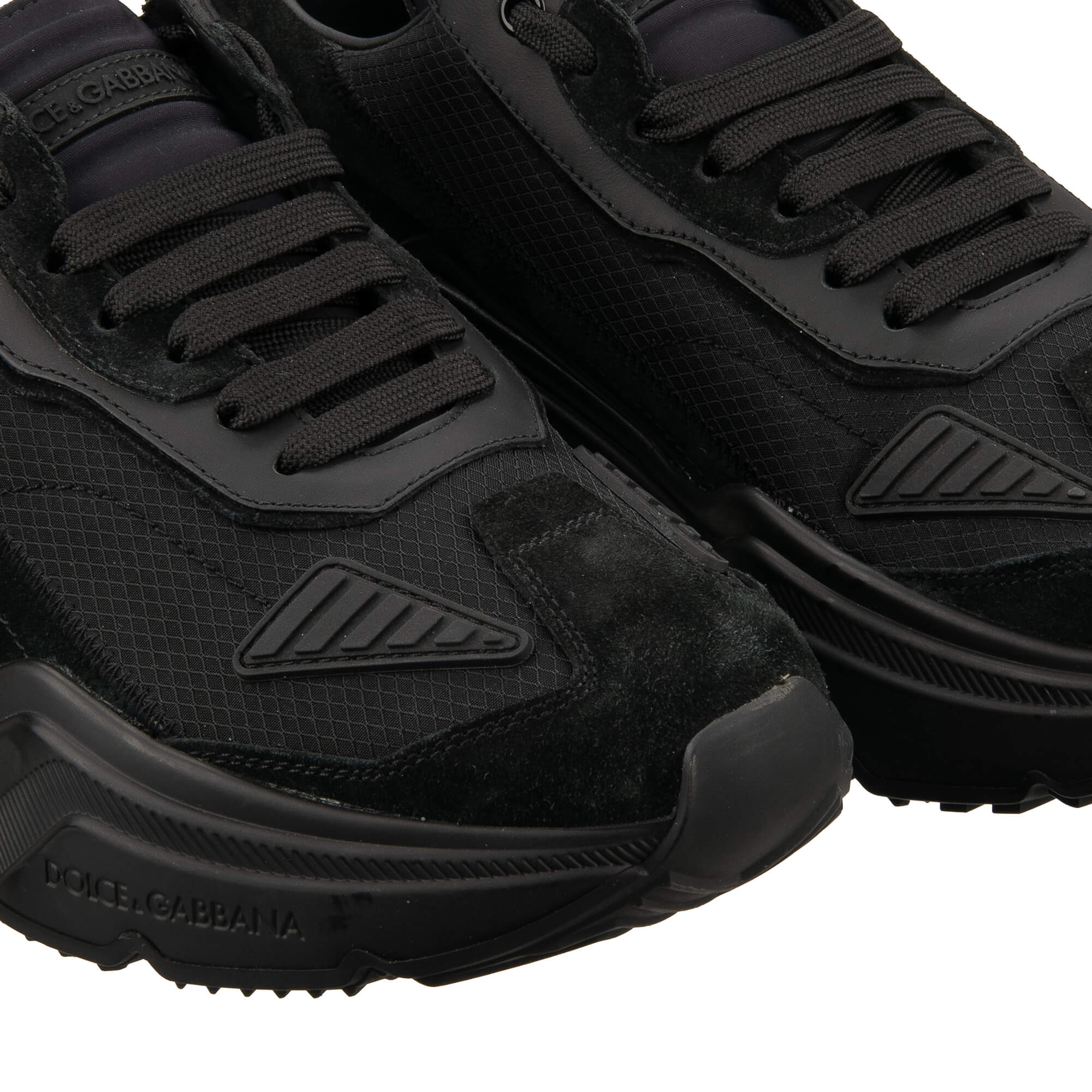 Low-Top Wildleder und Nylon Sneaker DAYMASTER mit DG Logo in schwarz von DOLCE & GABBANA