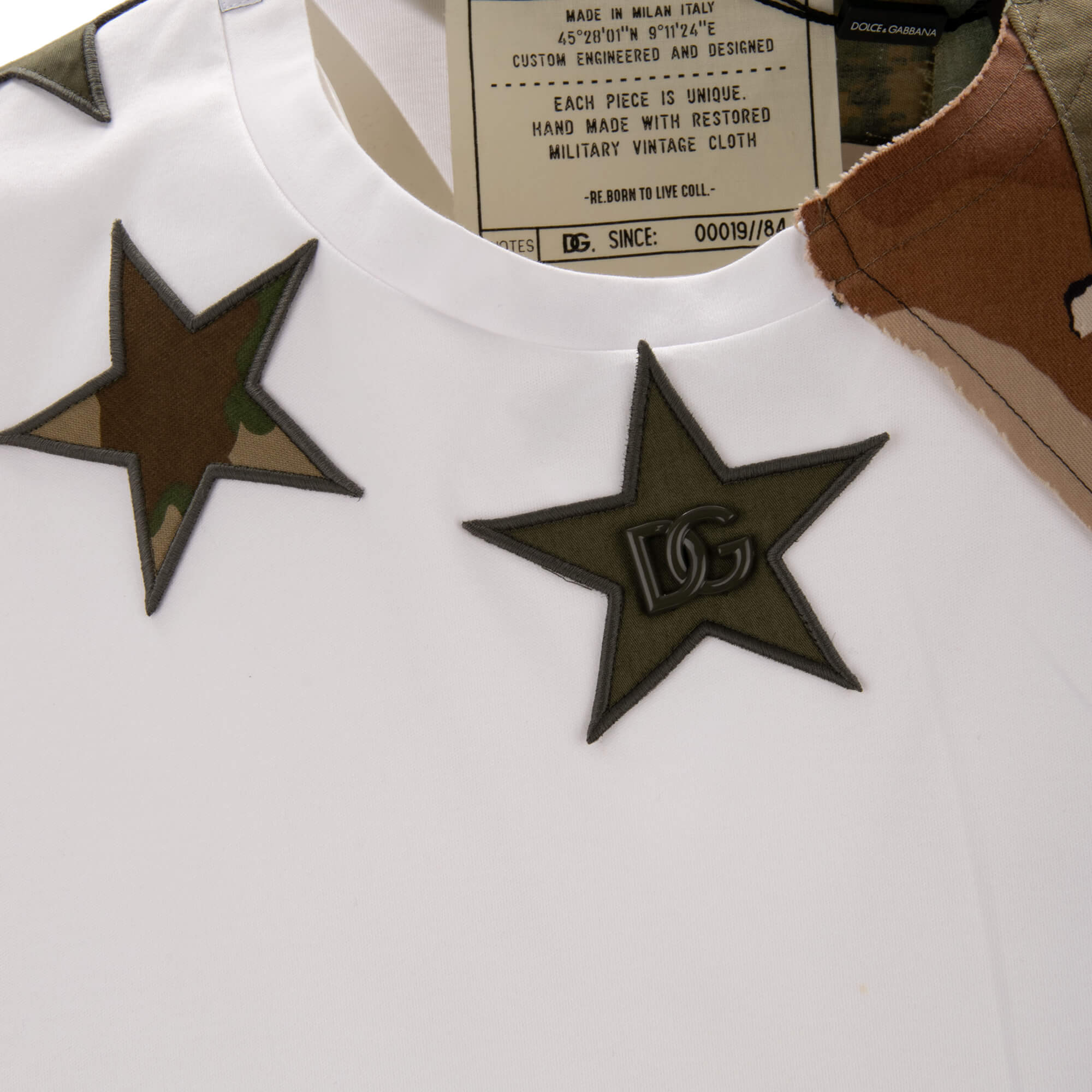 Baumwolle T-Shirt mit DG Metall Logo, Sternen und Camouflage Applikationen von DOLCE & GABBANA