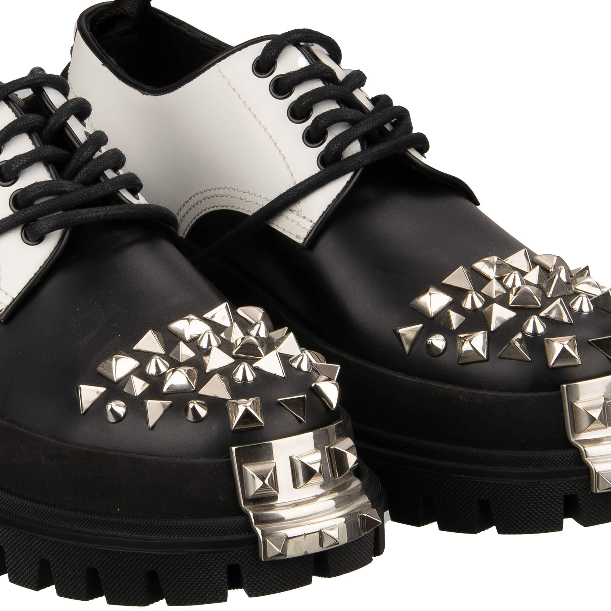 Leder Plateau Hi Trek Combat / Biker Stiefel mit Applikationen us Metall und großem DG Logo in Schwarz und Weiß von DOLCE & GABBANA