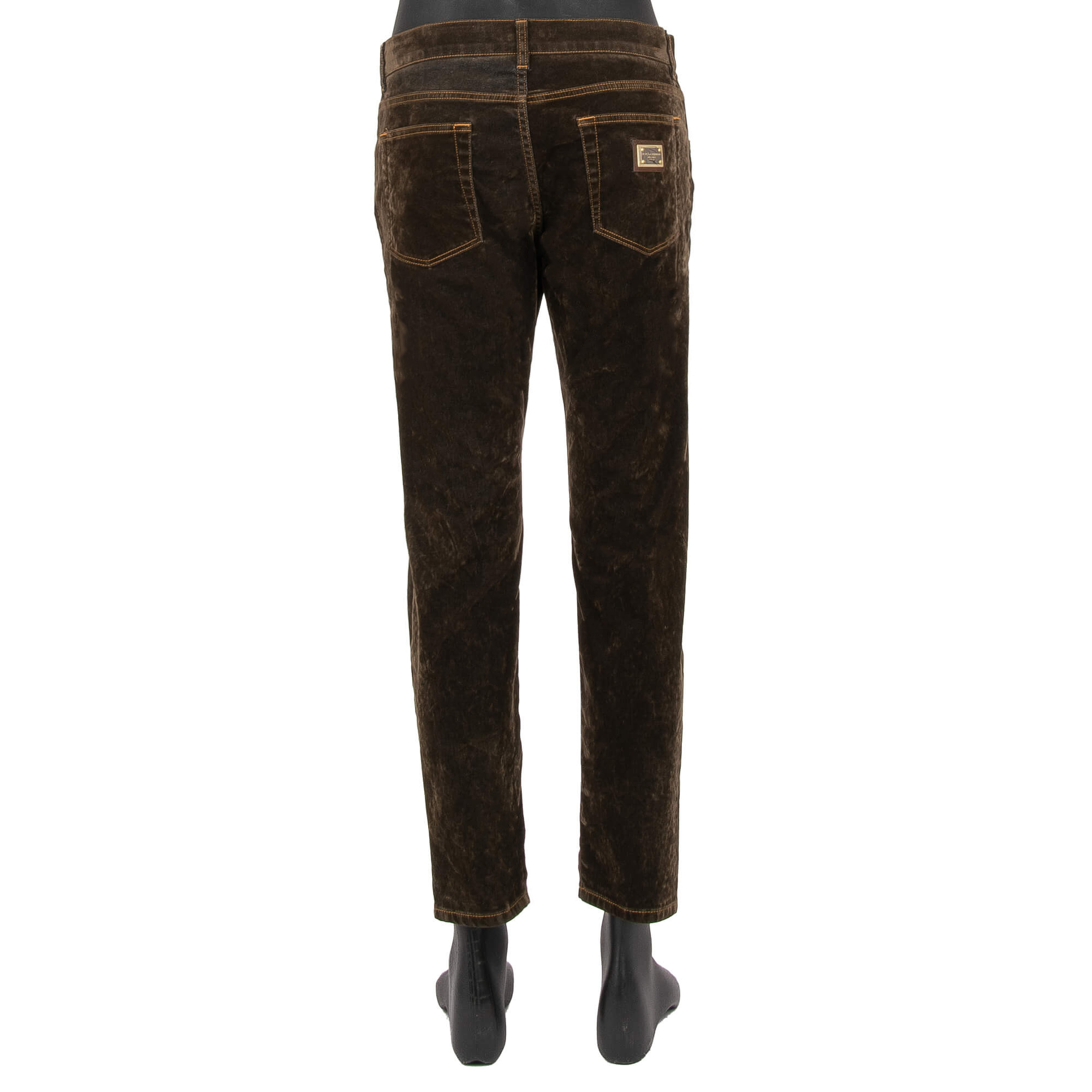 Schmal geschnittene 5-Pockets Jeans SLIM mit Samt Jeans Stoff und Metall Logo Schild in braun von DOLCE & GABBANA 