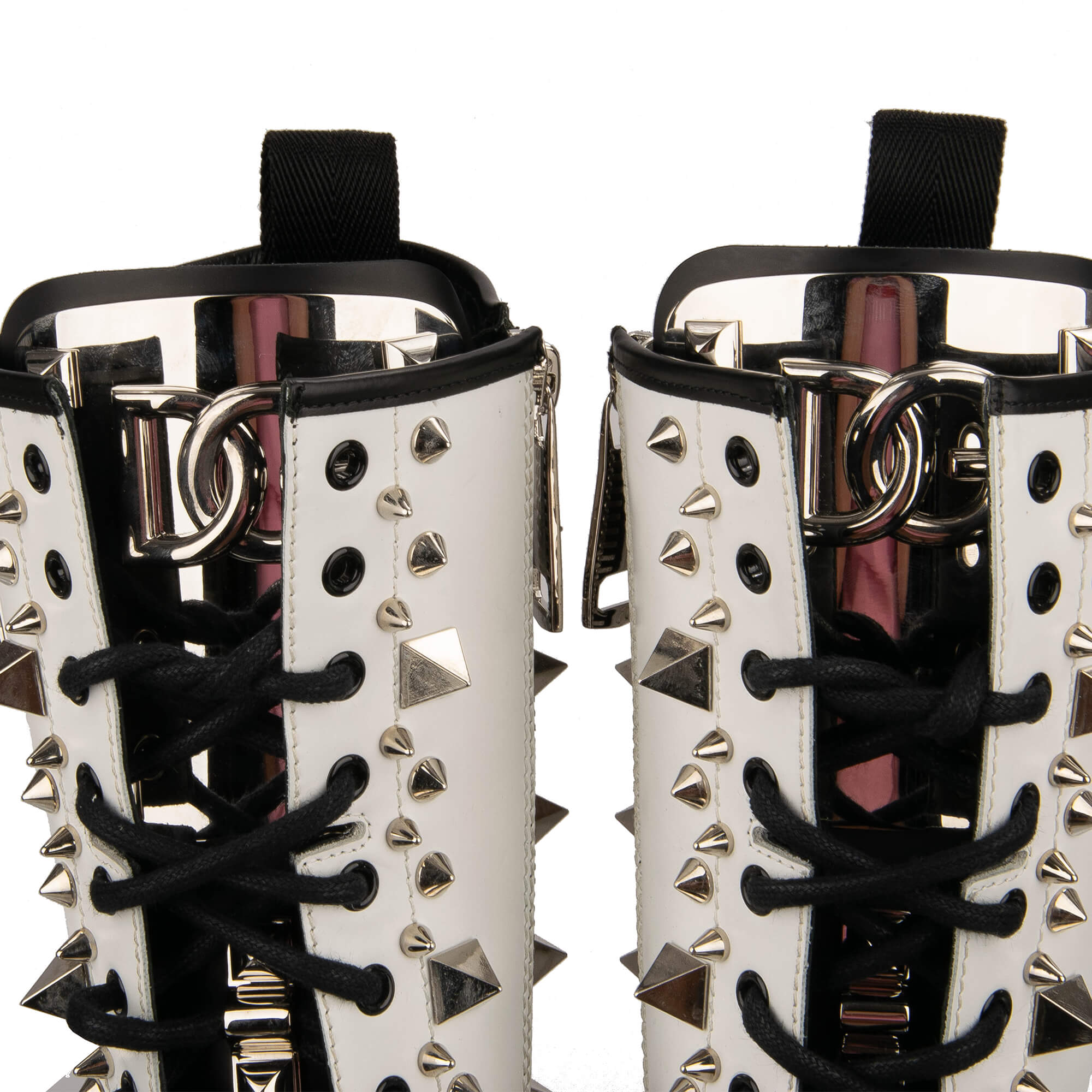 Massive Leder Hi Trekking Plateau Trekking Combat / Biker Stiefel mit überall verteilten Nieten, Perlen und DG Logo in Schwarz und Weiß von DOLCE & GABBANA