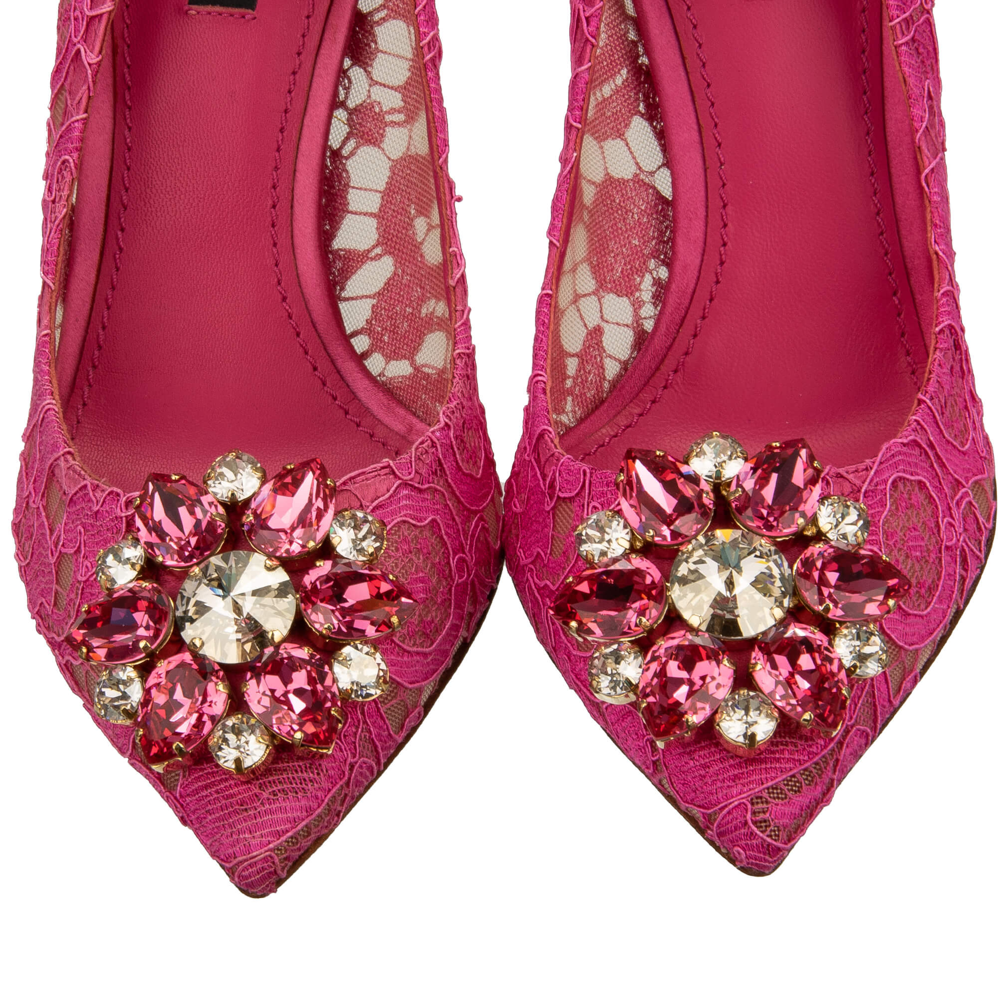 Spitzform Pumps BELLUCCI mit Kristallen Brosche aus Taormina Spitze in Pink von DOLCE & GABBANA