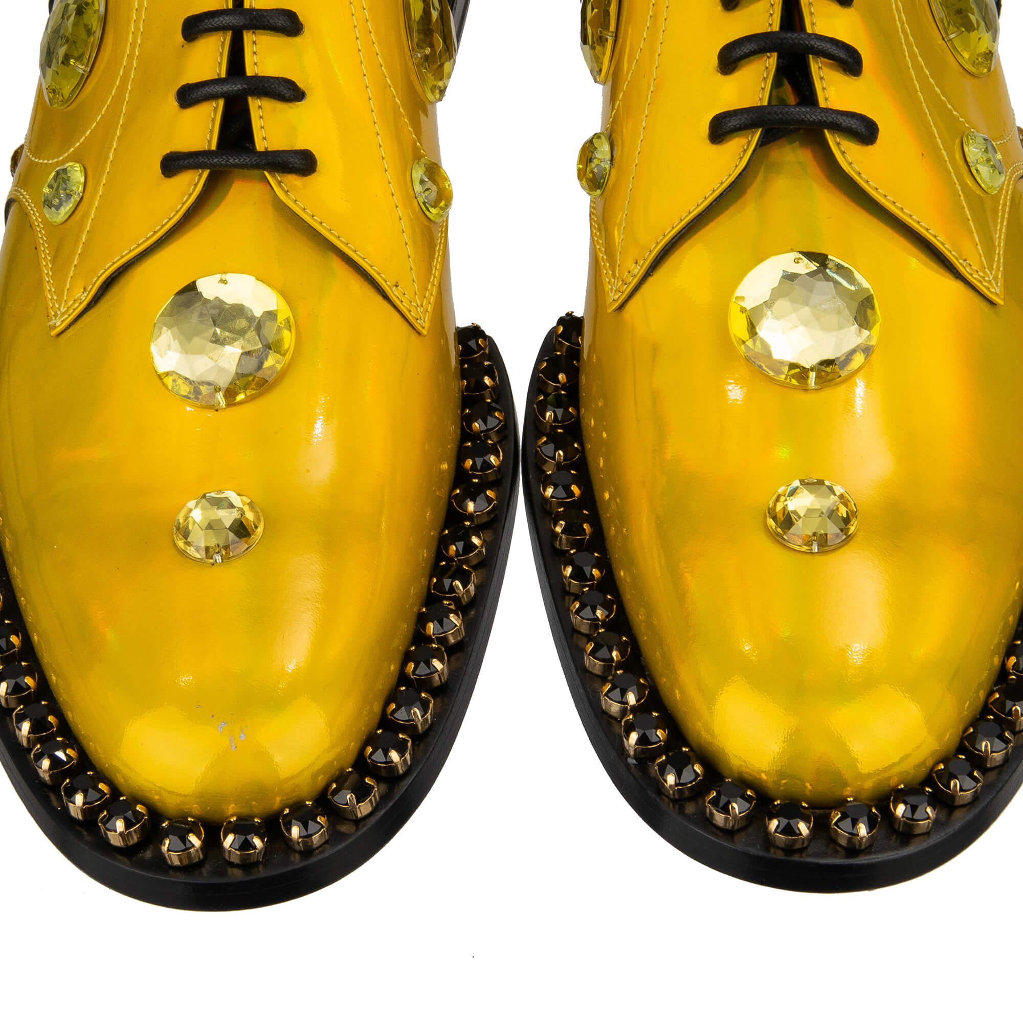 Derby Schuhe RAFFAELLO aus Lackleder mit überall verteilten Kristallen in Gelb Gold von DOLCE & GABBANA