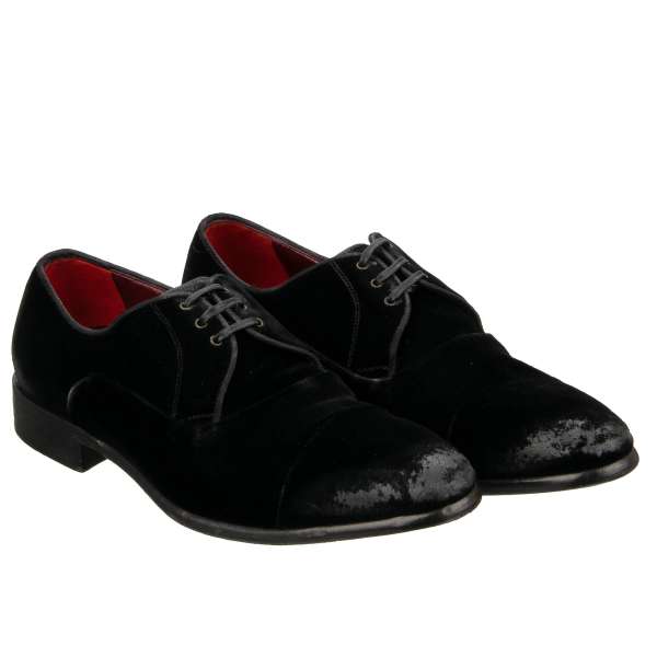 VENEZIA Derby Schuhe aus Samt mit Vintage Effekt Beschichtung in Schwarz von DOLCE & GABBANA