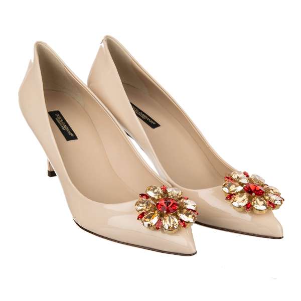 Spitzform Pumps BELLUCCI mit Brosche aus Lackleder mit Kristallen in Beige, Rot und Gold von DOLCE & GABBANA