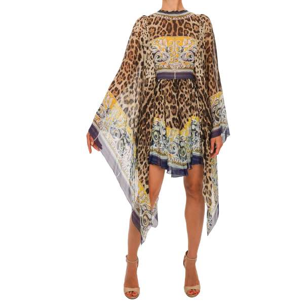 St. Barth Kollektion Foulard Kleid aus Seide mit Leopard und Majolika Print in Braun, Weiß, Gelb und Blau von DOLCE & GABBANA