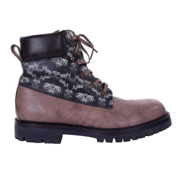 Stiefeletten BAGHERIA aus gebürstetem Kalbsleder und Nappa Leder mit Bienen und Kronen Print in Weiss von DOLCE & GABBANA Black Label