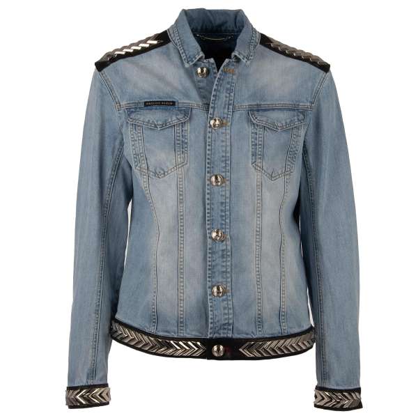 Denim Jacke USED mit Applikationen aus Metall und Leder, gravierten Knöpfen aus Metall und großem Logo Schild von PHILIPP PLEIN