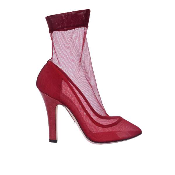 Lace Socks-Pumps with crocodile leather heel in red by DOLCE & GABBANA Black Label