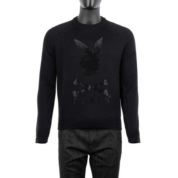 Pullover aus Wolle mit großem Bunny Skull Logo aus Kristallen vorne und mit 'Playboy X Plein' Schriftzug aus kristallen auf der Rückseite von PHILIPP PLEIN x PLAYBOY