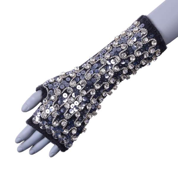 Knitted cashmere gloves with sequins and crystals embroidery by Dolce&Gabbana Black Label