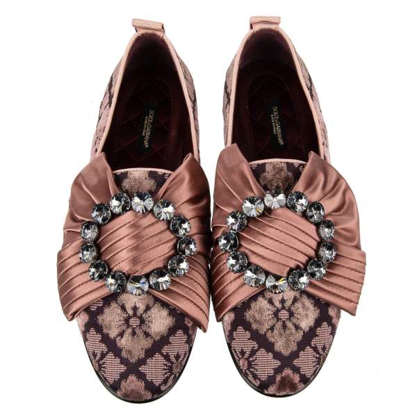 Ballerinas Schuhe YOUNG QUEEN aus Jacquard in Pink mit großer Schleife Brosche aus Kristallen von DOLCE & GABBANA