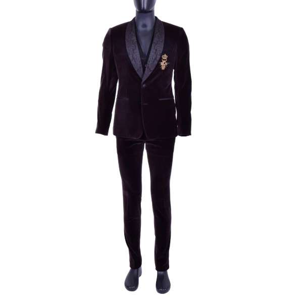 3-Teiliger Anzug im Barock-Stil aus weichem Samt mit bestickter Biene und Krone Brosche und rundem besticktem Kontrast Revers von DOLCE & GABBANA Black Label