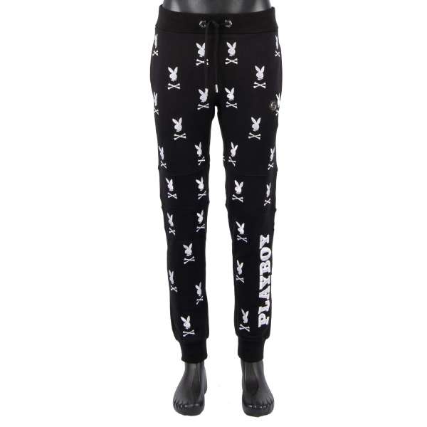 Jogging Trousers / Sporthose mit Skull Bunny Logo Stickerei, besticktem PLAYBOY X PLEIN Schriftzug und Logo Schild vorne und Playboy Project Logo auf der Rückseite von PHILIPP PLEIN x PLAYBOY