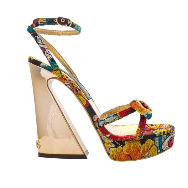 Plateau Sandalen KEIRA aus Blumen Jacquard und DG Logo Schleife und Absatz mit Logo in Gold von DOLCE & GABBANA 