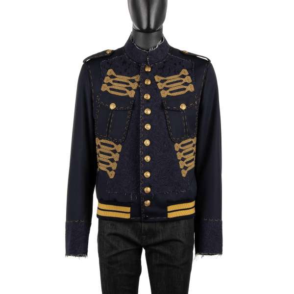 Gefütterte Military / Royal Uniform Jacke aus Schurwolle und Jacquard mit handgemachten Nähten, goldenen Verzierungen und Metallknöpfen mit Wappen von DOLCE & GABBANA