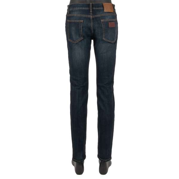 Schmal geschnittene 5-Pockets Jeans SLIM mit Leder Logo Schild und Logo Patch von DOLCE & GABBANA 