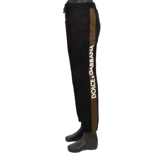 Baumwolle Hose mit DG Logo Gummi Patches, Taschen mit Reißverschluss und elastischer Taille von DOLCE & GABBANA 