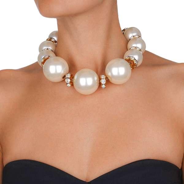  'Maxi Perle' Chocker necklace with crystals and big artificial pearls in white and gold by DOLCE & GABBANA