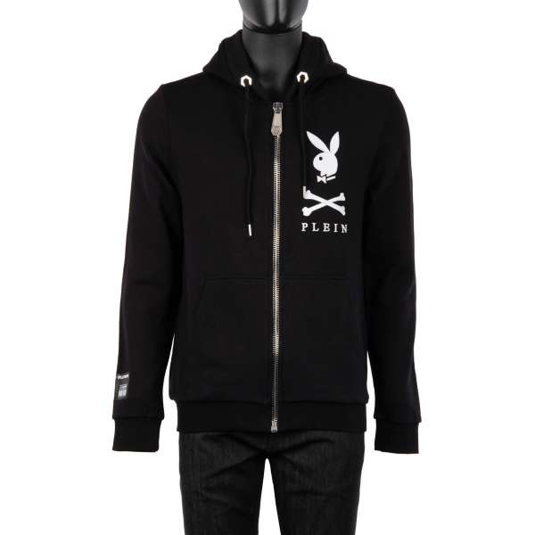 Hoodie Jacke mit Magazin Cover Print von Amanda Booth / Stewardess mit Logo Stickerei auf der Rückseite und mit Playboy Plein Logo Stickerei vorne von PHILIPP PLEIN x PLAYBOY