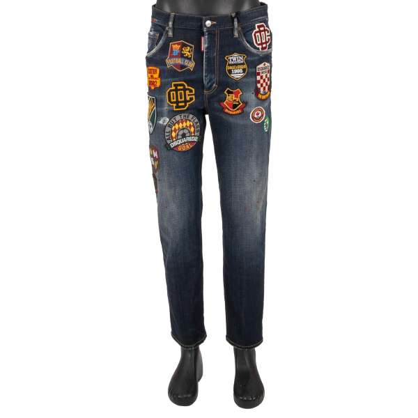 Distressed klassisch geschnittene BRAD JEAN 5-Pockets Jeans mit Fußball und Logo Patches in blau von DSQUARED2