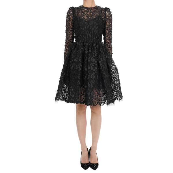 Spitze Kleid mit Blumen Stickerei und Seide Unterkleid in Schwarz von DOLCE & GABBANA 