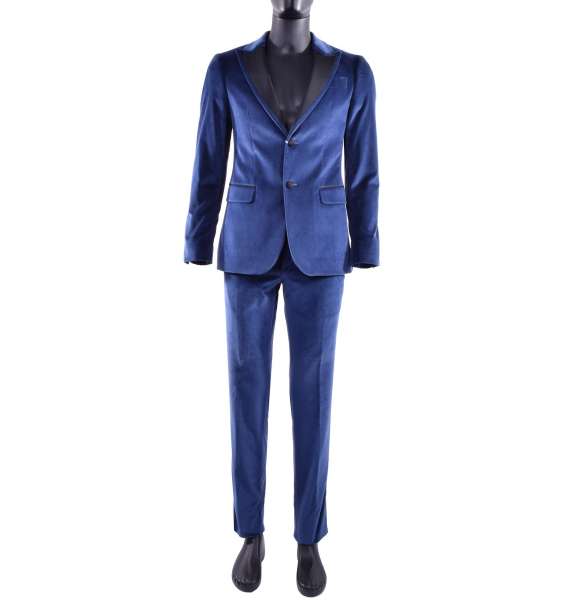 Velvet suit with black contrast collar by MOSCHINO Classic Line