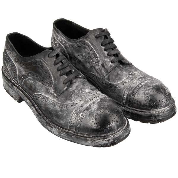 Derby Shoes BERNINI made of vintage painted leather with lace in black and white by DOLCE & GABBANA
