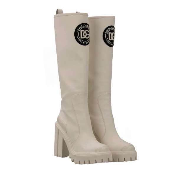 Kunstleder und Gummi Biker Hi Trekking Stiefel / Boots mit DG Metall Logo in Weiß von DOLCE & GABBANA
