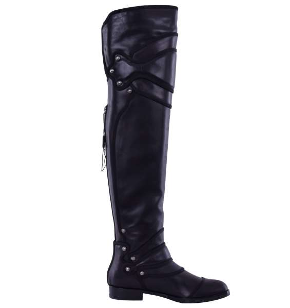 Flache Overknee-Stiefel RODEO im Ritter-Stil aus Nappa Leder mit Nieten von DOLCE & GABBANA