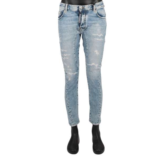 Distressed schmal geschnittene TIDY BIKER JEAN 5-Pockets Jeans mit 1964 Logo in blau von DSQUARED2