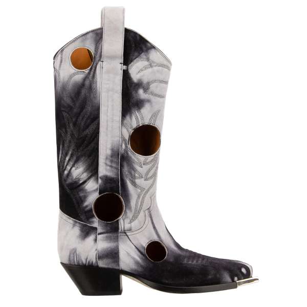 Cowboy Boots Meteor Shower made of suede leather with metal front and decorative painting with stitching in white and black by OFF-WHITE c/o Virgil Abloh 