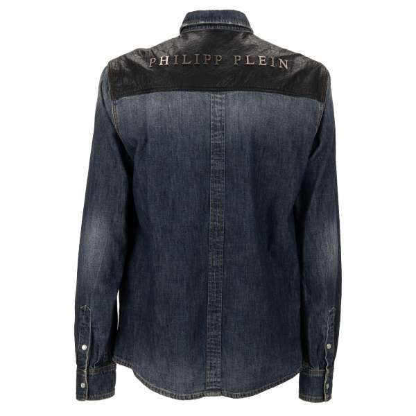 YUKO Jeans / Denim Hemd mit PP Metall Logo und Kunstleder Elementen und zwei Taschen vorne in Blau von PHILIPP PLEIN