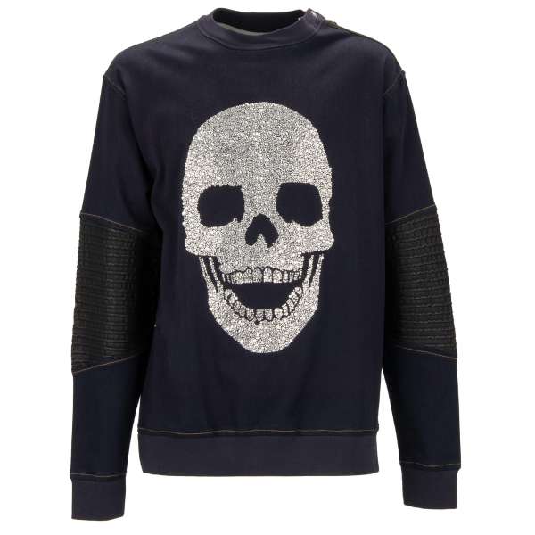 Denim Sweatshirt COREY mit großem Skull Logo aus Kristallen vorne, Zip Details, Ärmeln aus Faux Leder und Logo von PHILIPP PLEIN