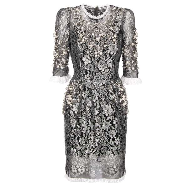 Kleid im Barock Stil aus Spitze bestickt mit Perlen und Kristallen in Silber und Schwarz von DOLCE & GABBANA