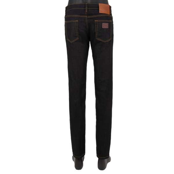 Schmal geschnittene 5-Pockets Jeans Slim Fit mit Leder Logo Schild und New Vintage Denim Logo Patch von DOLCE & GABBANA 
