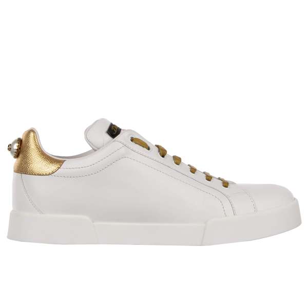 Sneaker PORTOFINO mit DG Perlen Logo in Weiß und Gold von DOLCE & GABBANA