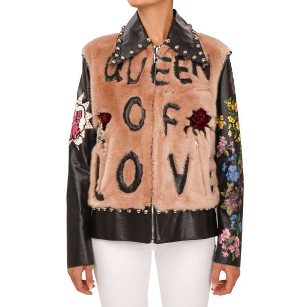 Leder- und Kunstpelzjacke mit Queen of Love, Rosen Patches, Blumen Print und Nieten in Beige und Schwarz von DOLCE & GABBANA