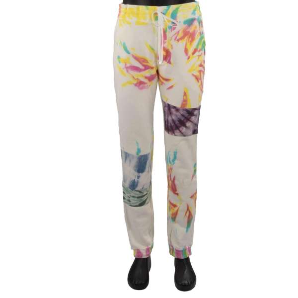 Tie Dye Art Sweatpants / Jogger Hoser aus Baumwolle mit Patches und Taschen mit Reißverschluss in Schwarz von AMIRI